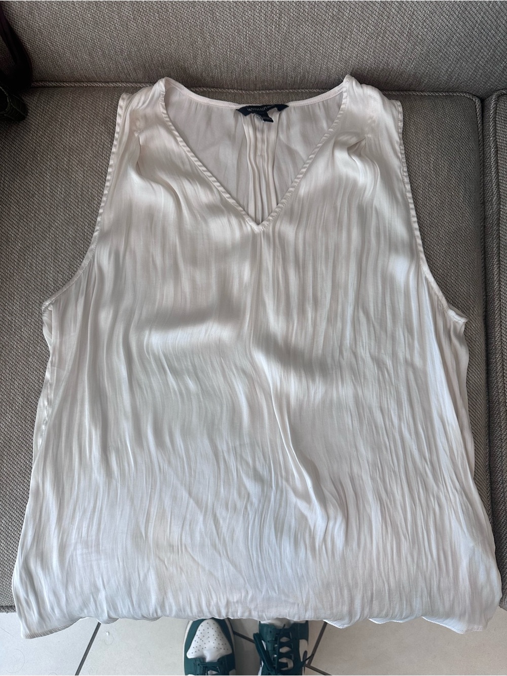 Banana Republic White Pleated V-Neck Sleeveless Camisole